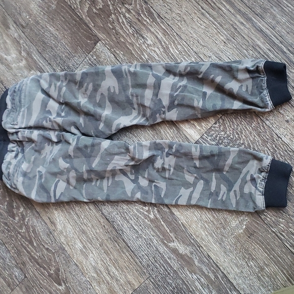 Camo Joggers - Picture 3 of 3